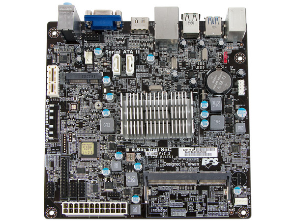 T. Madre ECS BAT-I/J1800, 
Procesador Integrado Intel Celeron J1800 (hasta 2.58 GHz), 
Memoria: DDR3L SO-DIMM, 8 GB Max, 
Integrado: Video Intel HD graphics, Audio, Red, 
SATA 3.0, USB 3.0, 
Mini-ITX, PCI-E Mini Card.