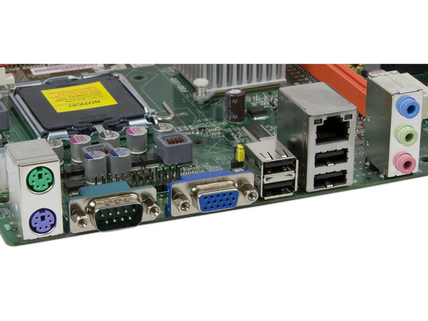 T. Madre ECS G41T-M, ChipSet Intel G41 & ICH7,
Soporta: Cel.400, DualCore, 2Duo, Quad,1066/1333MHz,
Memoria: DDR2 667/800Mhz, 2 Bancos, 8GB Max,
Integrado: Video, Audio HD, Red 10/100,
Diseño: MicroATX, Ptos: 1xPCEx16, 2xPCEx1, 1xPCI
