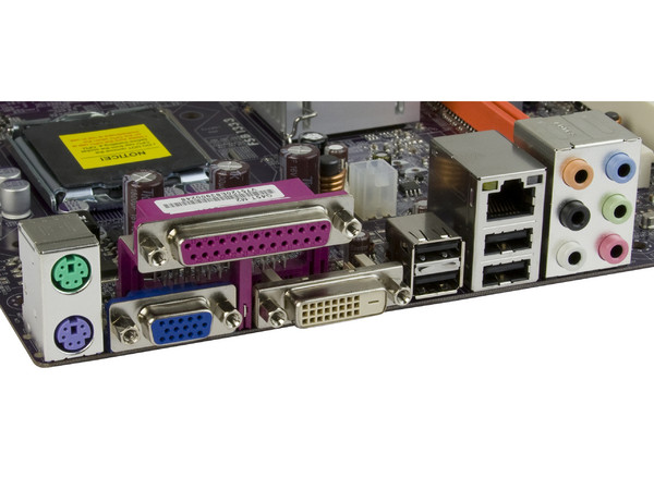 T. Madre ECS G45T-M2, ChipSet Intel G45 & ICH10,
Soporta: Cel.400, DualCore, Core 2Duo, 1066/1333MHz,
Memoria: DDR2 667/800Mhz, 4 Bancos, 16GB Max,
Integrado: Video, Audio HD, Red 10/100,
Diseño: MicroATX, Ptos: 1xPCEx16, 1xPCEx1, 2xPCI