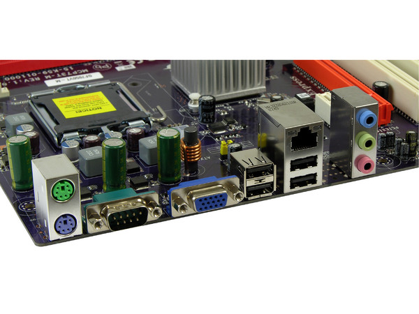 T. Madre ECS GF7050VT-M, ChipSet GeForce 7050,
Soporta: Cel.400, DualCore/2Duo/Quad, 1066/1333MHz,
Memoria: DDR2 667/533MHz, 2 Bancos, 2GBMax,
Integrado: Video GeForce 7, Audio HD, Red 10/100,
Diseño: MicroATX, Ptos: 1xPCEx16, 1xPCEx1, 2xPCI