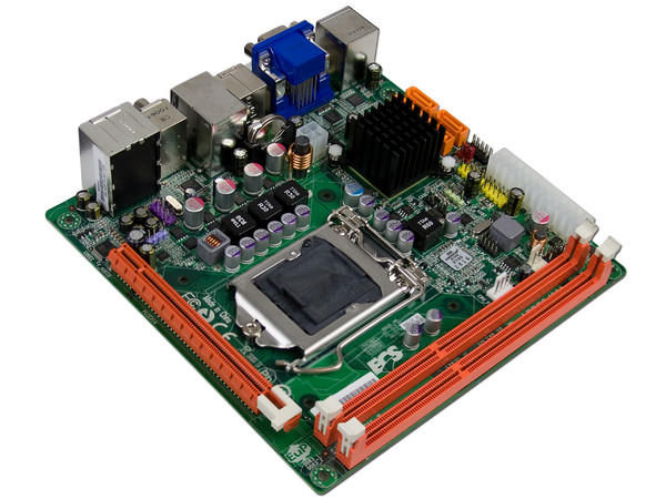 T. Madre ECS H55H-I, ChipSet Intel H55.,
Soporta: Core i5 y Core i3 de Socket 1156,
Integrado: Audio 5.1, Red,
Memoria: DDR3 1333/1066MHz, 8GB Max,
Mini-ITX, Ptos: 1xPCEx16