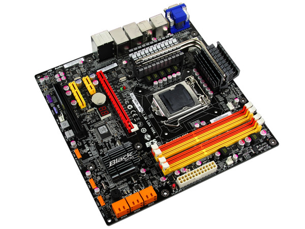 T. Madre ECS H57H-MUS, ChipSet Intel H57 Exp.,
Soporta: Core i7, Core i5 y Core i3 de Socket 1156,
USB 3.0 y Serial ATA 3.0,
Memoria: DDR3 1333/1066MHz, 16GB Max,
mATX, Ptos: 1xPCEx16, 1xPCIx4, 1xPCIx1, 1xPCI