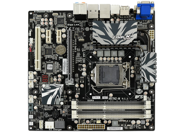 T. Madre ECS H67H2-M-B3, ChipSet Intel H67 Exp.,
Soporta: Core i7/i5/i3 de Socket 1155,
Integrado: Audio HD, Red Gigabit,
USB 3.0 y Serial ATA 3.0,
Memoria: 1333/1066, 32GB Max,
Diseño mATX, Ptos: 1xPCIEX16,2xPCIEx1