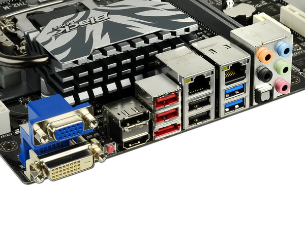 T. Madre ECS H67H2-M-B3, ChipSet Intel H67 Exp.,
Soporta: Core i7/i5/i3 de Socket 1155,
Integrado: Audio HD, Red Gigabit,
USB 3.0 y Serial ATA 3.0,
Memoria: 1333/1066, 32GB Max,
Diseño mATX, Ptos: 1xPCIEX16,2xPCIEx1