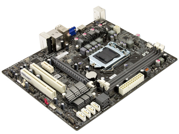 T. Madre ECS H67H2-M3, ChipSet Intel H67 Exp.,
Soporta: Core i7/i5/i3 de Socket 1155,
Memoria: 1333/1066 MHz 16GB Max,
Integrado: Audio HD, Red Gigabit,
USB 3.0 y Serial ATA 3.0,
Diseño Micro-ATX, Ptos: 1xPCIEX16,1xPCIEx1
