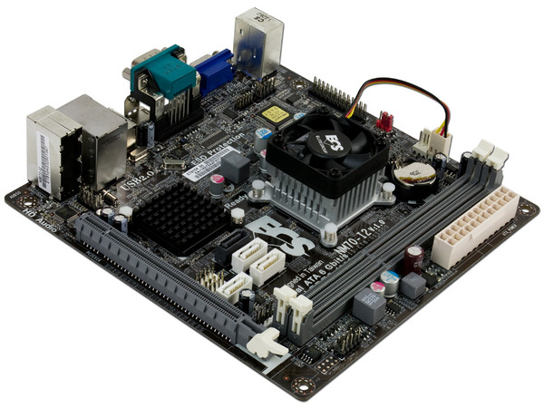 T. Madre ECS NM70-I2,
Procesador Integrado Intel Celeron 1037U (1.8 GHz),
Memoria: DDR3 1333/1066 MHz, 16 GB Max,
Integrado: Video Intel HD graphics, Audio, Red,
SATA 3.0,
Mini-ITX, Ptos: 1xPCIEx16.