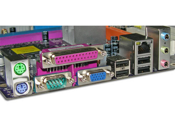 T. Madre ECS P4M800PRO-M, ChipSet VIA P4M800Pro,
Soporta: Pentium 4, Pentium D, FSB 1066/800/533MHz,
Integrado: Audio 5.1, Video, Red 10/100M,
Memoria: DDR 266/333/400Mhz o DDR2 533/400,
Diseño: Micro ATX, Ptos:1 AGP 8X, 3xPCI