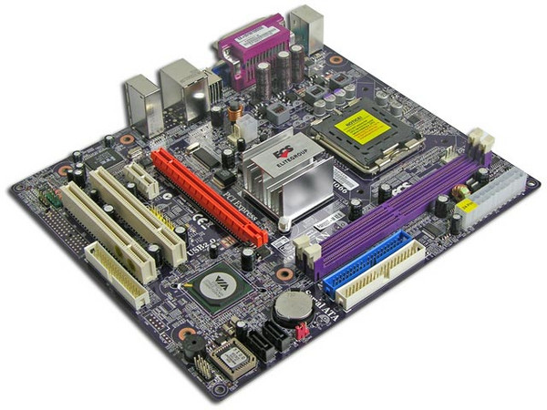 T. Madre ECS P4M890T-M (V2.0), ChipSet VIA P4M890,
Soporta: Celeron D, Core 2 Duo, 533/800/1066MHz,
Integrado: Audio 5.1, Red, Video S3 UniChrome,
Memoria: DDR2 400/533, 2 Bancos, 4GBMax,
Diseño: Micro ATX, Ptos: 1xPCE, 1xPCEx16, 2xPCI