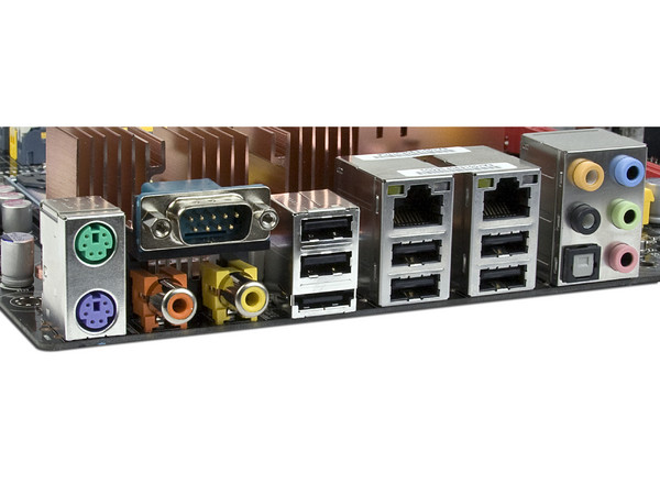 T. Madre ECS X48T-A, ChipSet  Intel X48 & ICH9R,
Soporta: Cel.400, DualCore/2Duo/Quad, 1066/1333MHz,
Memoria: DDR3 1600/1333MHz, 4 Bancos, 8GB Max,
Integrado: Audio HD, Red Dual Giga,
Diseño: ATX, Ptos: 2xPCEx16, 2xPCEx1, 2xPCI