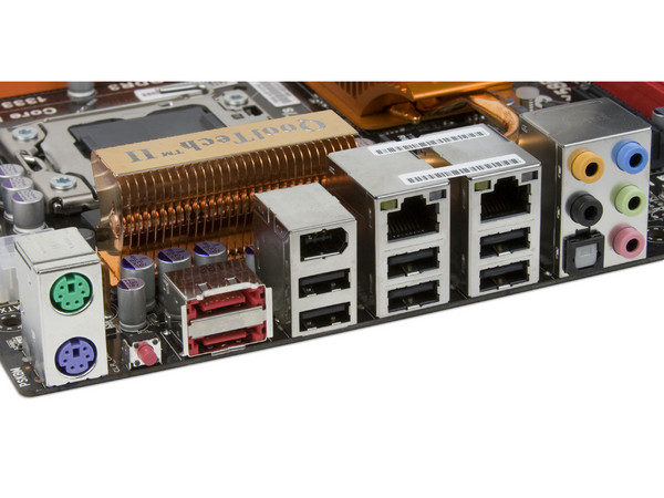 T. Madre ECS X58B-A Black, ChipSet Intel X58,
Soporta: Core i7 920, 940, 965, QPI 4.8/6.4 GT/s,
Integrado: Audio 7.1, Red 10/100/1000,
Memoria: DDR3 1600(OC)/1333/1066, 24GB Max,
ATX, Ptos: 2xPCEx16, 1xPCIEx4, 2xPCIEx1, 1xPCI