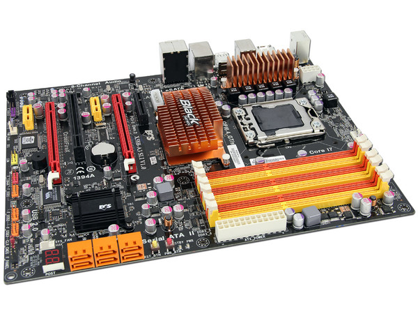 T. Madre ECS X58B-A3 SLI, ChipSet Intel X58,
Soporta: Core i7 de Socket 1366,
Integrado: Audio HD, Red 10/100/1000,
Memoria: DDR3 1600(OC)/1333/1066MHz, 24GB Max,
Diseño: ATX, Ptos: 2xPCIEX16, 1xPCIEX4, 2xPCIEX1