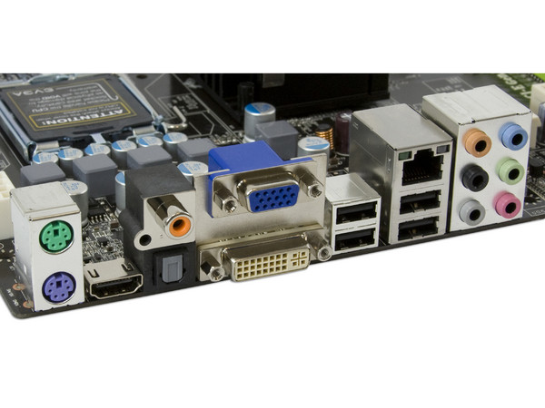 T. Madre EVGA 113-YW-E115-TR, ChipSet nForce 730i,
Soporta: Extreme, Core 2 Quad, Core 2 Duo, 1066/1333MHz,
Memoria: DDR2 667/800MHz, 4 Bancos, 8GB Max,
Integrado: Audio HD, Red100/1000, Video GeForce 9300,
Diseño: ATX, Ptos: 1xPCEx16, 2xPCE, 3xPCI