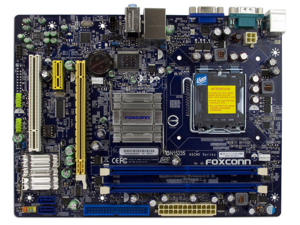 T. Madre Foxconn 45CMV, ChipSet Intel 945GC+ICH7,
Soporta: Cel.400, DualCore/2 Duo, 800/1066MHz,
Memoria: DDR2 533/667Mhz, 2 Bancos, 4GB Max,
Integrado: Video, Audio 5.1HD, Red 10/100,
Diseño: MicroATX, Ptos: 1xPCEx16, 1xPCE, 1xPCI