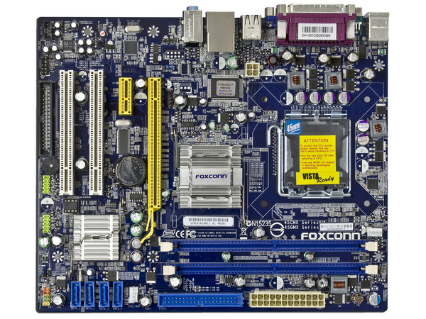 T. Madre Foxconn 45GMX, ChipSet Intel 945G+ICH7,
Soporta: Cel.400, DualCore/2 Duo, 800/1066MHz,
Memoria: DDR2 533/667Mhz, 2 Bancos, 4GB Max,
Integrado: Video, Audio 5.1, Red,
Diseño: MicroATX, Ptos: 1xPCEx16, 1xPCE, 2xPCI