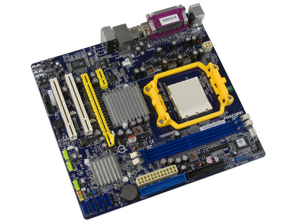 T. Madre Foxconn A74MX-K, ChipSet AMD 740G,
Soporta: Phenom, Athlon 64 X2, Socket AM2+,
Integrado: Video ATI HD 2100, Audio HD, Red,
Memoria: 2x DDR2 1066Mhz, Max. 4GB, Diseño mATX,
Ptos: 1xPCIEX16, 1xPCIEX1, 2xPCI