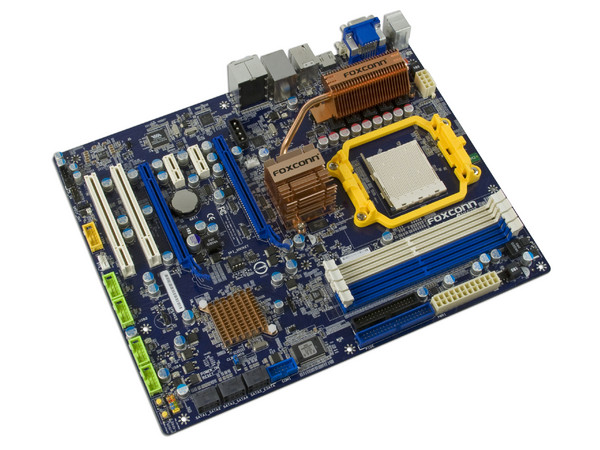 T. Madre Foxconn A7DA-S, ChipSet AMD 790GX,
Soporta: Phenom, Athlon 64 X2, Socket AM2+,
Integrado: Video ATI HD3300, Audio HD, Red,
Memoria: 4x DDR2 1066Mhz, Max. 8GB, Diseño ATX,
Ptos: 2xPCIEX16, 2xPCIEX1, 2xPCI