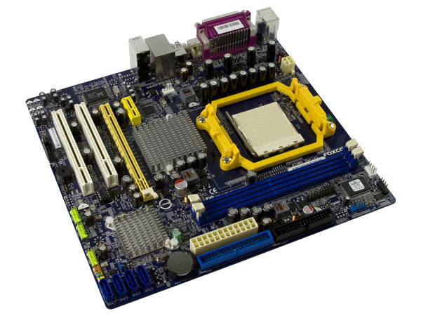T. Madre Foxconn A7VMX-K, ChipSet AMD 780V+SB700,
Soporta: Phenom, Athlon 64/Athlon 64 X2, Socket AM2,
Integrado: Video ATI Radeon, Audio HD, Red 10/100,
Memoria: 2x DDR2, Max. 4GB, Diseño Micro ATX,
Ptos: 1xPCI-E X16, 1xPCI-E X1, 2x