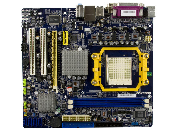 T. Madre Foxconn A7VMX-K, ChipSet AMD 780V+SB700,
Soporta: Phenom, Athlon 64/Athlon 64 X2, Socket AM2,
Integrado: Video ATI Radeon, Audio HD, Red 10/100,
Memoria: 2x DDR2, Max. 4GB, Diseño Micro ATX,
Ptos: 1xPCI-E X16, 1xPCI-E X1, 2x