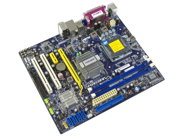 Tarjeta Madre Foxconn G31MX-K 2.0, ChipSet G31+,
Soporta: Core 2 Quad, Core 2 Duo, 1066/1333MHz,
Memoria: DDR2 800/667MHz, 2 Bancos, 4GBMax,
Integrado: Audio 5.1, Red, Video Intel, Diseño: mATX,
Puertos: 1xPCIEx16, 1xPCIEx1, 2xPCI