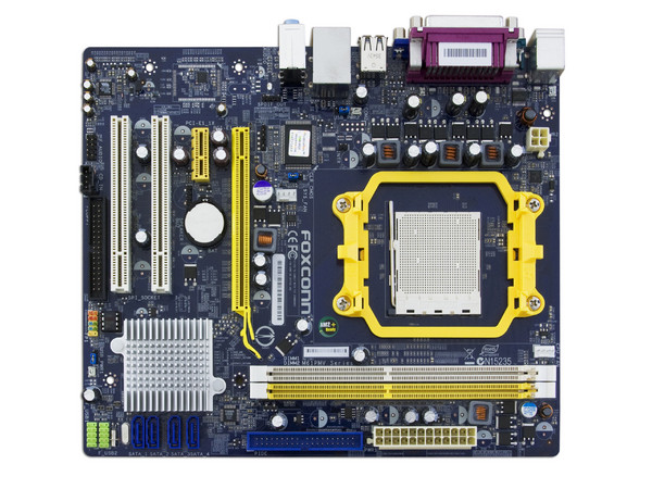T. Madre Foxconn M61PMV, ChipSet NVIDIA,
Soporta: Phenom, Athlon 64/Athlon 64 X2, Socket AM2+,
Integrado: Audio HD, Video GeForce 6100, Red,
Memoria: 2x DDR2, Max. 4GB, Diseño MicroATX,
Ptos: 1xPCIEX16, 1xPCIEX1, 2xPCI