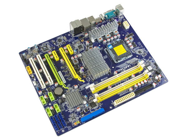 Tarjeta Madre Foxconn P45A-S, ChipSet Intel P45/ICH10R,
Soporta: Core 2 Quad, Core 2 Duo, 1066/1333/1600MHz,
Memoria: DDR2 1066MHz (OC), 4 Bancos, 16GBMax,
Integrado: Audio 7.1, Red, Diseño: ATX,
Puertos: 2xPCI-Ex16 2.0, 2xPCI-Ex1, 2xPCI