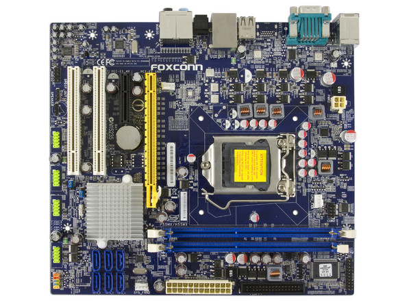 T. Madre Foxconn P55MX, ChipSet Intel P55,
Soporta: Core i7 y Core i5 de Socket 1156,
Integrado: Audio 7.1, Red 10/100/1000,
Memoria: DDR3 1333/1066MHz, 8GB Max,
mATX, Ptos: 1xPCEx16, 1xPCIEx4, 2xPCI