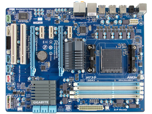T. Madre Gigabyte 970A-D3, ChipSet AMD 970,
Soporta: Phenom II, Athlon II y FX de Socket AM3+,
Memoria: DDR3 2000(OC)/1333/1066 MHz, Max. 32GB,
Integrado: Audio HD, Red 10/100/1000 Mbit,
ATX, Ptos: 2xPCIEX16, 3xPCIEX1, 2xPCI