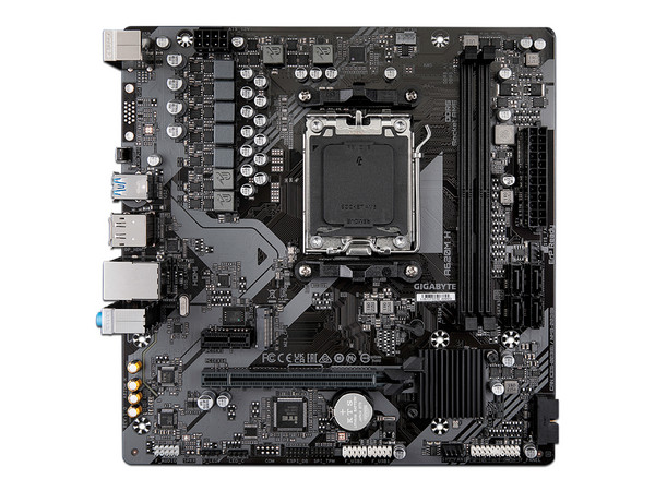 T. Madre Gigabyte A620M H (rev. 1.0),
Chipset AMD A620,
Segmento: Básico,
Soporta: AMD Ryzen Serie 7000, Socket AM5,
RAM: DDR5 6400(OC)/5400(OC)/4400 MHz, 96GB Máx,
Audio HD, Red, USB 3.2, SATA 3.0, M.2, 
Micro-ATX, Ptos: 1xPCIE4.0x16, 1xPCIE3.0x1.