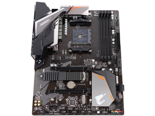 T. Madre GIGABYTE B450 AORUS ELITE V2, Chipset B450,
Soporta: AMD Ryzen 3ra, 4ta y 5ta Generación, Socket AM4,
Memoria DDR4 3600/2933/2133 MHz, 128GB Máx,
Integrado: Audio HD, Red, USB 3.0,
SATA 3.0, M.2,
ATX, Ptos: 1xPCIEx16, 1xPCIEx4, 2xPCIEx1.
