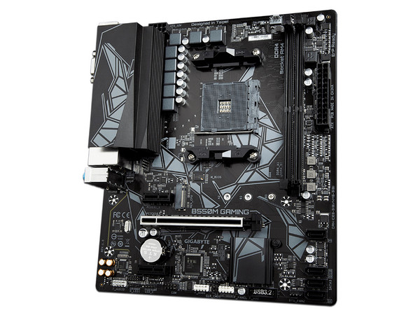 T. Madre GIGABYTE B550M Gaming, Chipset AMD B550,
Soporta: AMD Ryzen 3ra, 4ta y 5ta Generación, Socket AM4,
Memoria: DDR4 5000/4600/3200 MHz, 64GB Máx,
Integrado: Audio HD, Red,
SATA 3.0, M.2,
Micro-ATX, Ptos: 2xPCIEx1, 1xPCIEx16 3.0
