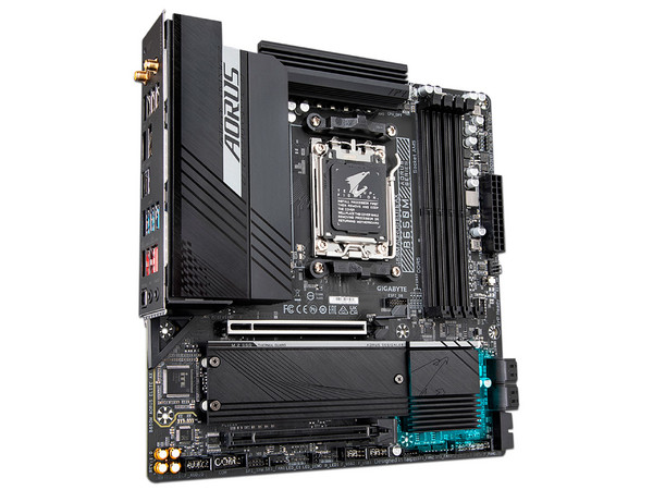 T. Madre Gigabyte B650M AORUS ELITE AX,
Chipset AMD B650,
Segmento: Alto/Gamer,
Soporta: AMD Ryzen 7ma Generación, Socket AM5,
Memoria: DDR5 6666/5600/5200/4400 MHz, 128GB Max,
Integrado: Audio HD, Red, USB 3.2, M.2,
Micro-ATX, Ptos: 2xPCIEx16.