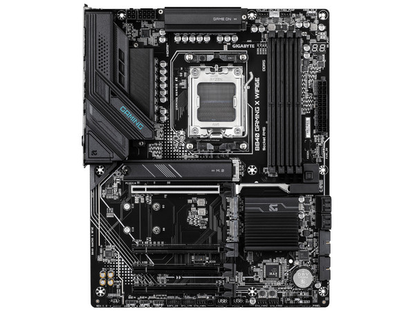 T. Madre Gigabyte B840 GAMING X WF6E, 
Chipset AMD B840,
Segmento: Alto,
Soporta: Procesador Ryzen 9000/ 8000/ 7000, Socket AM5,
Memoria: DDR5 7600+ MHz, 256GB Máx,
Audio HD, Wi Fi, USB 3.2, USB C, M.2,
ATX, Ptos: 1xPCIe4.0x16.