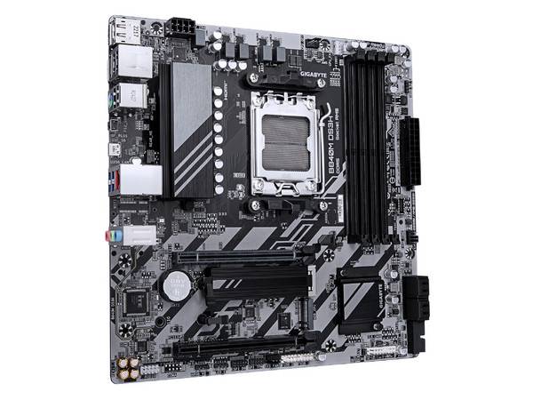 T. Madre Gigabyte B840M DS3H:
Chipset AMD B840,
Segmento: Alto,
Soporta: Procesadores AMD Serie 9000, 8000 y 7000, Socket AM5, 
Memoria: DDR5 7600/5600/4800MHz, 256GB Max,
Integrado: USB, M.2, 
Micro-ATX, Ptos: 1xPCIE4.0x16.