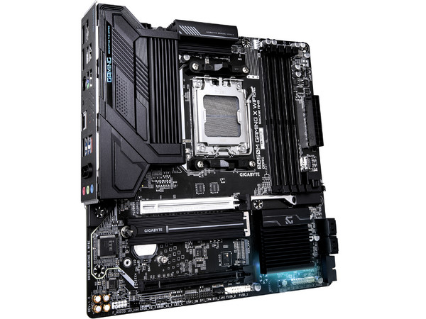 T. Madre Gigabyte B850M GAMING X WIFI6E,
Chipset B850,
Segmento: Alto/Gamer,
Soporta: Procesadores AMD Ryzen 9000, 8000 y 7000,
Socket AM5,
RAM: DDR5 8200MHz hasta 256GB,
Wi-Fi 6E, Bluetooth 5.3, Audio HD, M.2, M-ATX,
PCI Express 5.0.
