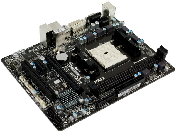 T. Madre Gigabyte F2A55M-DS2, Chipset AMD A55,
Soporta: AMD A10, A8, A6, Athlon X4 de Socket FM2,
Memoria: DDR3 2400(OC)/1866/1600/1333/1066 MHz, 64GB Max,
SATA 3.0,
Integrado: Audio HD, Red,
Micro-ATX, Ptos: 1xPCIEX16, 1xPCIEX1, 1PCI.