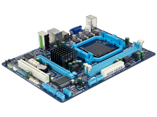 T. Madre Gigabyte GA-78LMT-S2, ChipSet AMD 760G,
Soporta: FX, Phenom II/ Athlon II Socket AM3+,
Memoria: DDR3 1333(O.C.)/1066/800 MHz, 16 GB Max,
Integrado: Audio HD, Red,
Diseño Micro ATX, Ptos: 1xPCIEX16, 1xPCIEX1