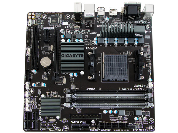 T. Madre Gigabyte GA-78LMT-USB3, ChipSet AMD 760G,
Soporta: Phenom II, Athlon II y FX de Socket AM3+,
Memoria: DDR3 1600(O.C.)/1333/1066MHz, Max. 32GB,
Integrado: Video Radeon HD 3000, Audio HD, Red, USB 3.0,
M-ATX, Ptos: 1xPCIEX16, 1xPCIEX1, 1xPCI.