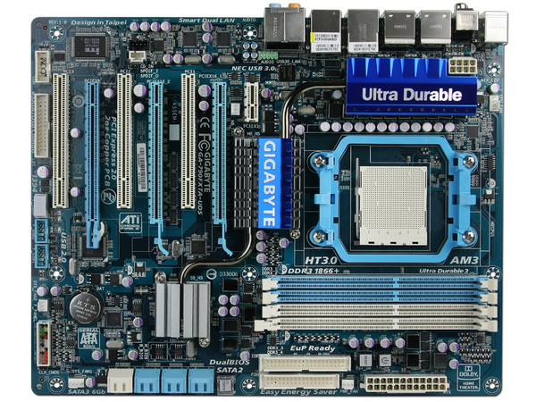 T. Madre Gigabyte GA-790FXTA-UD5, ChipSet AMD 790FX,
Soporta: Phenom II, Socket AM3,
USB 3.0 y Serial ATA 3.0,
Integrado: Audio HD, Red, 
Memoria: DDR3 1866(OC)/1333MHz,
Diseño ATX, Ptos: 3xPCIE