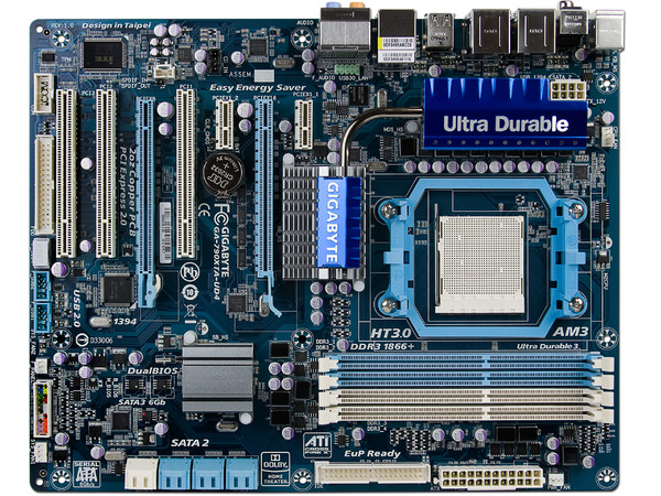 T. Madre Gigabyte GA-790XTA-UD4, ChipSet AMD 790X,
Soporta: Phenom II X3 y X4 de Socket AM3,
USB 3.0 y Serial ATA 3.0,
Memoria: DDR3 1866(OC)/1333/1066 MHz,
ATX, Ptos: 2xPCIEX16, 2xPCIEX1, 3xPCI