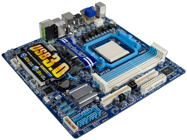 T. Madre Gigabyte GA-880GM-USB3, ChipSet AMD 880G,
Soporta: Phenom II X4 y X6 de Socket AM3,
USB 3.0, Memoria: DDR3 1800(OC)/1666/1333MHz,
Ptos: 1xPCIEX16, 1xPCIEX1, 2xPCI