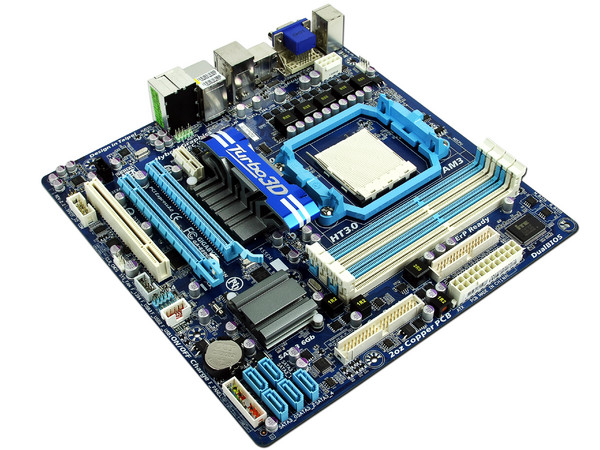 T. Madre Gigabyte GA-880GMA-UD2H, ChipSet AMD 880G,
Soporta: Phenom II X4/X6 Socket AM3,
USB 3.0/SATA 3.0
Integrado: Radeon HD4250, Audio HD, Red,
Memoria: DDR3 1800(OC)/1333/1066,
ATX, Ptos: 2xPCIEX16, 1xPCIEX1.