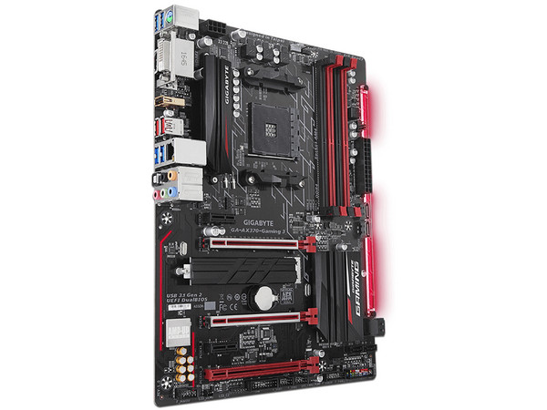 T. Madre Gigabyte GA-AX370-GAMING 3, Chipset AMD x370, 
Soporta: Procesador AMD 7th Gen. A-series / Athlon de Socket AM4, 
Memoria: DDR4 3200(OC)/2400/2133MHz, 64GB Max, 
Integrado: Audio HD, Red, USB 3.1 y SATA 3.0, ATX, 
Ptos: 3xPCIEx16, 2xPCIE2.0x