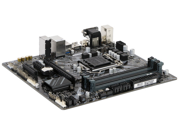 T. Madre Gigabyte GA-B360M-DS3H, Chipset Intel B360,
Soporta: Intel Core i7 / i5 / i3 de 8va Gen., Socket 1151,
Memoria: DDR4 2666/2400/2133 MHz, 64GB Max,
Integrado: Audio HD, Red,
USB 3.1 y SATA 3.0,
Micro-ATX, Ptos: 1xPCIEx16, 1xPCIEx4, 1PCIEx1.