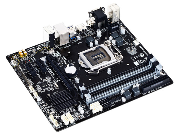 T. Madre GIGABYTE B85M-DS3H-A, ChipSet Intel B85,
Soporta: Core i7/i5/i3 de Socket 1150,
Memoria: DDR3 1600/1333 MHz, 32GB Max,
Integrado: Audio HD, Red,
USB 3.0 y SATA 3.0,
Micro-ATX, Ptos: 1xPCIEx16, 2xPCIEx1