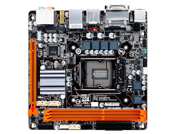 T. Madre Gigabyte GA-B85N Phoenix, ChipSet Intel B85,
Soporta: Core i7/i5/i3/Pentium/Celeron de Socket 1150,
Memoria: DDR3 1600/1333 MHz, 16GB Max,
Integrado: Audio HD,
USB 3.0 y SATA 3.0,
Mini ITX, Ptos: 1xPCIEx16, 1xPCIEx1