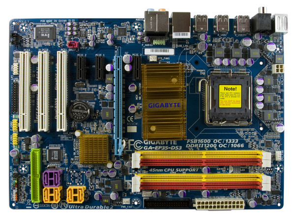 T. Madre Gigabyte GA-EP35-DS3, ChipSet Intel P35,
Soporta: Cel.400, DualCore/2Duo/Quad, 1066/1333MHz,
Memoria: DDR2 1066/800/Mhz, 4 Bancos, 8GB Max,
Integrado: Audio 7.1, Red 10/100/1000,
Diseño: ATX, Ptos: 1xPCEx16, 3xPCEx1, 3xPCI