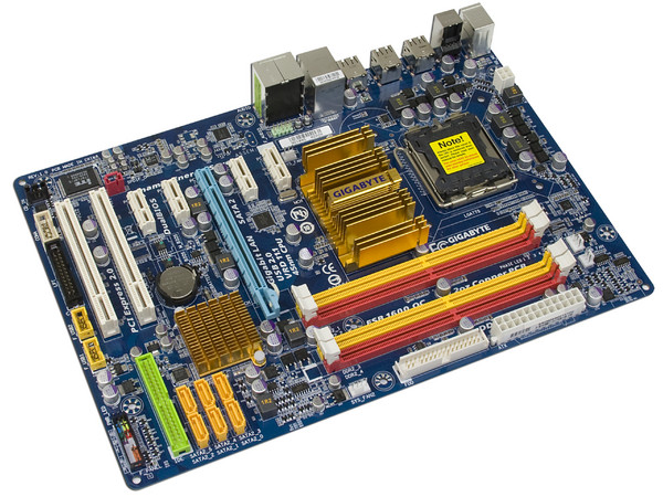 T. Madre GIGABYTE EP43-UD3L, ChipSet Intel P43Exp.,
Soporta: Core 2 Quad, Core 2 Duo, 1066/1333/1600*MHz,
Integrado: Audio HD, Red 10/100/1000 Mbit,
Memoria: DDR2 1200+/1066MHz, 4 Bancos, 16GB Max,
Diseño: ATX, Ptos: 1xPCEx16, 4xPCEx1, 2xPCI