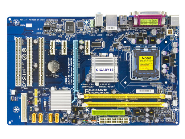 T. Madre Gigabyte GA-G31-S3G, ChipSet Intel G31 Exp.,
Soporta: Core 2 Quad, Core 2 Duo, 800/1066/1333MHz,
Integrado: Audio HD, Red, Video Intel,
Memoria: DDR2 800/1066, 2 Bancos, 4GB Max,
Diseño: ATX, Ptos: 1xPCEx16, 3xPCEx1, 3xPCI