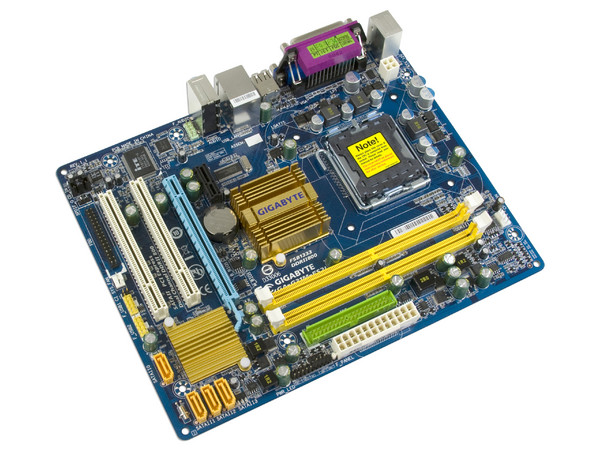 T. Madre GIGABYTE G31M-ES2L, ChipSet Intel G31Exp,
Soporta: Core 2 Quad, Core 2 Duo, 1066/1333/1600*MHz,
Integrado: Audio HD, Red, Video Intel GMA 3100,
Memoria: DDR2 800/667, 2 Bancos, 4GB Max,
Diseño: MicroATX, Ptos: 1xPCEx16, 1xPCEx1, 2xPCI