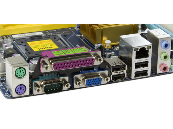 T. Madre GIGABYTE G31M-S2C, ChipSet Intel G31Exp,
Soporta: Core 2 Quad, Core 2 Duo, 800/1066/1333MHz,
Integrado: Audio HD, Red, Video Intel GMA 3100,
Memoria: DDR2 800/667, 2 Bancos, 4GB Max,
Diseño: MicroATX, Ptos: 1xPCEx16, 1xPCEx1, 2 PCI